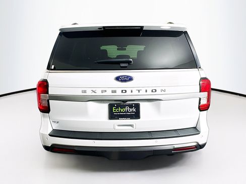 Used 2023 Ford Expedition XLT image 7