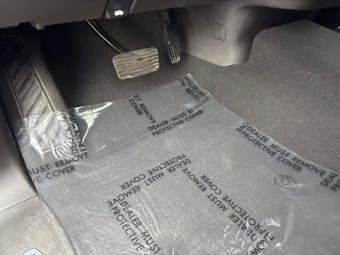 Certified 2024 GMC Sierra 1500 SLT image 17