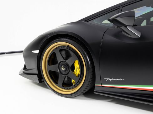 Used 2018 Lamborghini Huracan Performante image 60