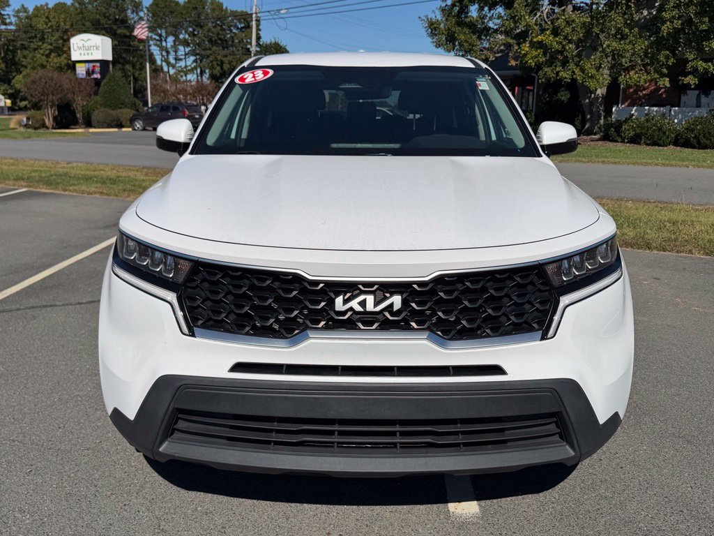 Used 2023 Kia Sorento LX FWD image 9