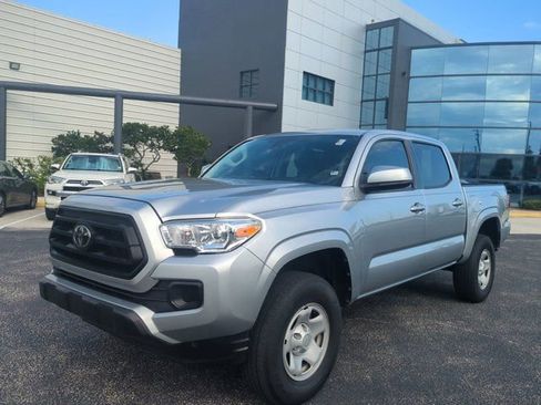 Used 2023 Toyota Tacoma SR w/ SR Convenience Package RWD image 9