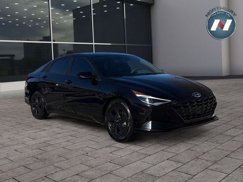 Used 2021 Hyundai Elantra SEL image 3