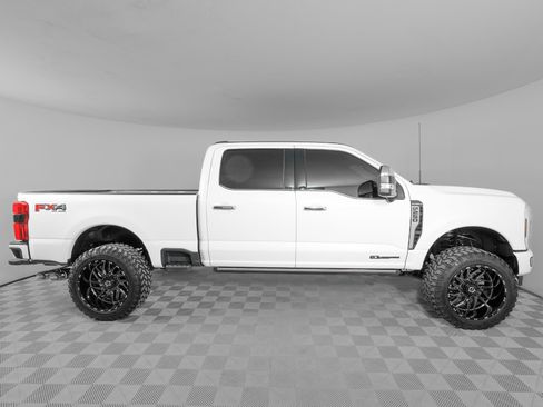 Used 2024 Ford F250 Platinum w/ FX4 Off-Road Package AWD/4WD image 3