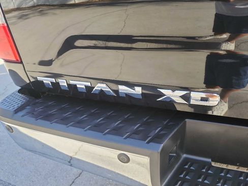 Used 2016 Nissan Titan SL image 8