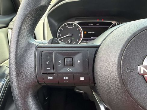 Used 2024 Nissan Rogue SV FWD image 37
