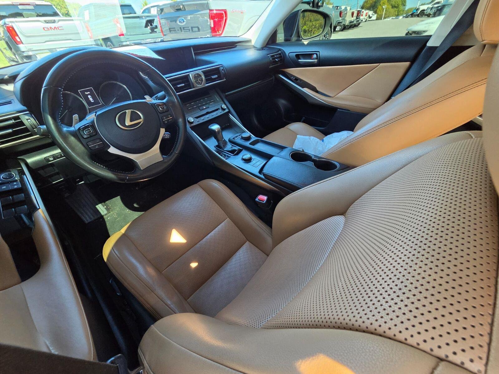 Used 2019 Lexus IS 300 w/ Accessory Package 2 RWD image 8