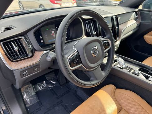 Used 2022 Volvo XC60 B5 Inscription w/ Climate Package image 15
