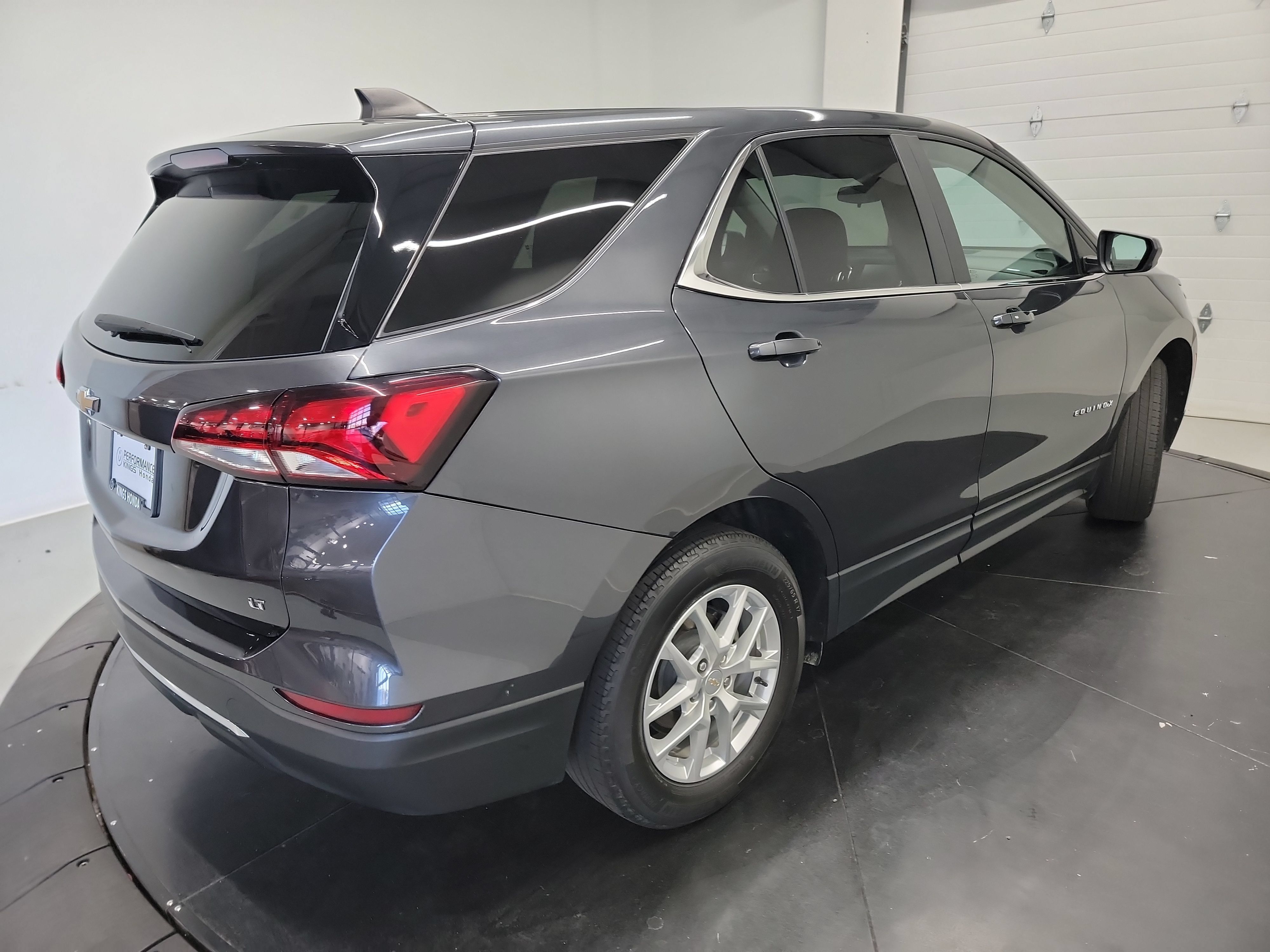 Used 2023 Chevrolet Equinox LT FWD image 9