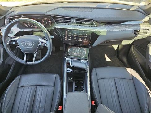 Used 2023 Audi e-tron Premium w/ Convenience Plus Package image 4
