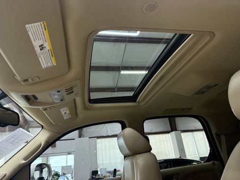 Used 2009 Cadillac Escalade AWD image 29