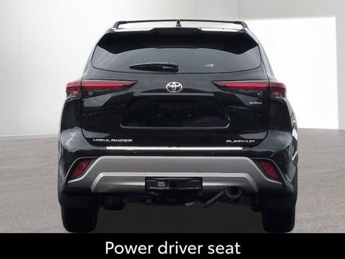 Certified 2026 Toyota Highlander Platinum AWD/4WD image 8