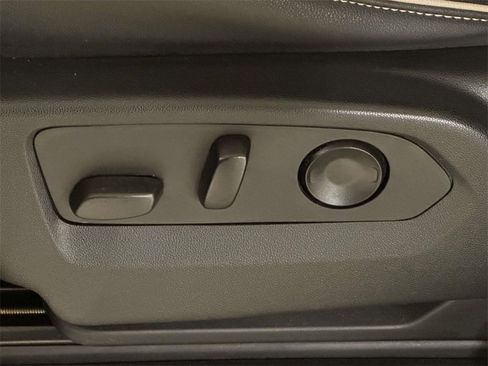 Used 2023 GMC Yukon SLT image 15