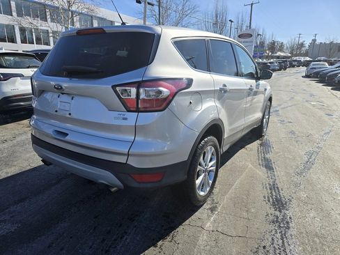 Used 2017 Ford Escape SE image 7