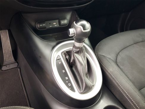 Used 2017 Kia Soul + image 22