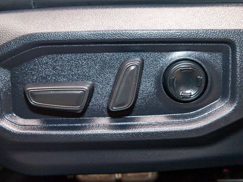 Used 2022 Toyota Tundra Platinum image 21