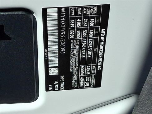 Used 2025 Mercedes-Benz Sprinter 2500 image 24