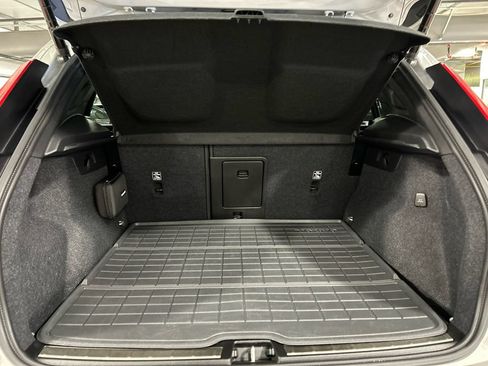 Certified 2024 Volvo XC40 B5 Plus w/ Protection Package Premier AWD/4WD image 26