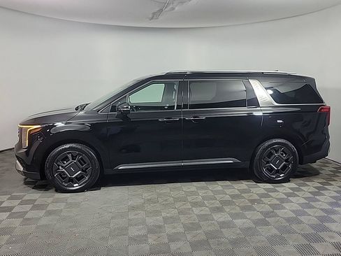 Used 2025 Kia Carnival SX FWD image 11