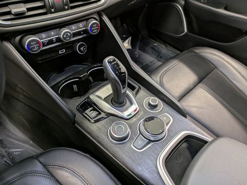 Used 2022 Alfa Romeo Giulia Sprint image 13