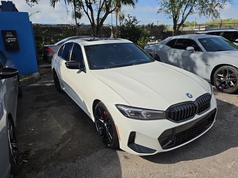 Used 2023 BMW 330i Sedan w/ M Sport Package image 4