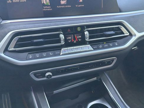 Used 2022 BMW X7 M50i w/ Dynamic Handling Package AWD/4WD image 35