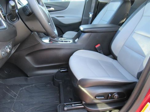 Used 2021 Chevrolet Equinox Premier image 16