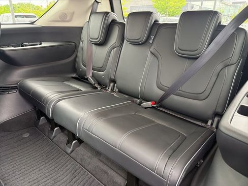 Used 2025 INFINITI QX80 Sensory AWD/4WD image 9