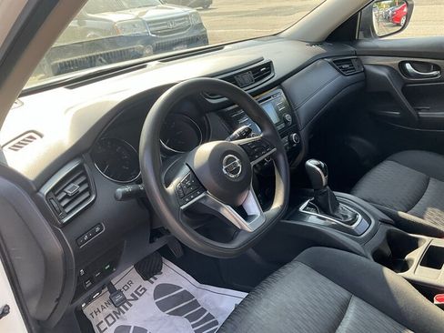 Used 2017 Nissan Rogue S AWD/4WD image 18