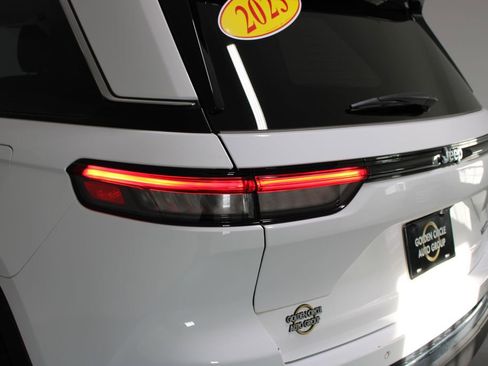 Used 2023 Jeep Grand Cherokee Limited image 51