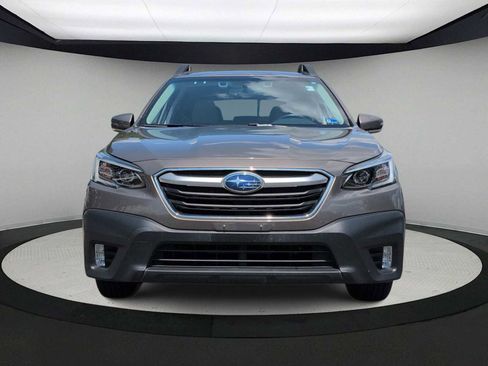 Used 2021 Subaru Outback Premium AWD/4WD image 3
