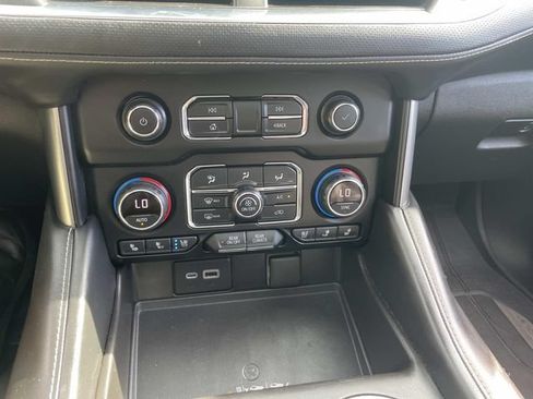 Used 2021 Chevrolet Suburban Premier AWD/4WD image 30
