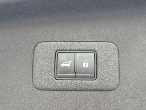 Certified 2022 Nissan Armada Platinum w/ Captain's Chairs Package RWD image 28
