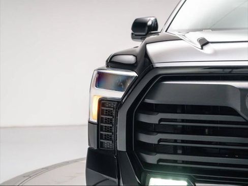 Used 2024 Toyota Tundra Limited AWD/4WD image 9