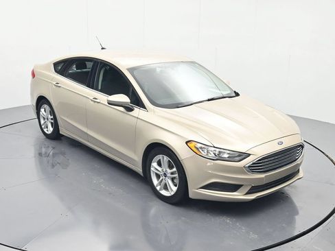 Used 2018 Ford Fusion SE w/ Fusion SE Technology Package FWD image 31