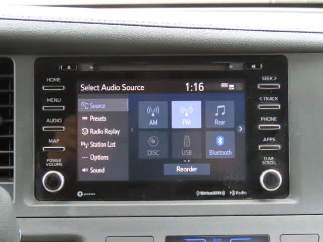 Used 2019 Toyota Sienna XLE Premium FWD image 23