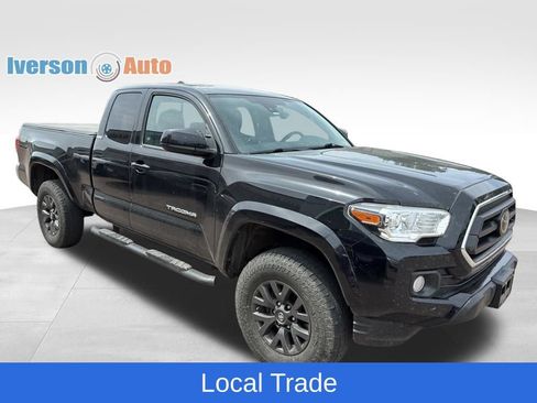 Used 2021 Toyota Tacoma SR5 AWD/4WD image 8