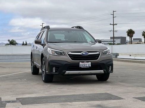 Certified 2021 Subaru Outback Limited AWD/4WD image 4