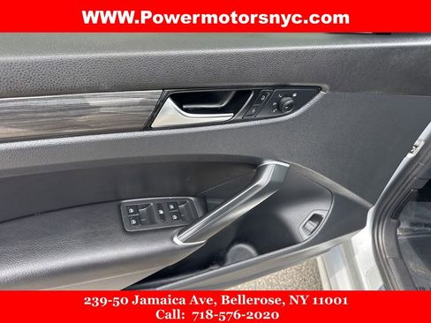 Used 2020 Volkswagen Passat 2.0T R-Line image 25