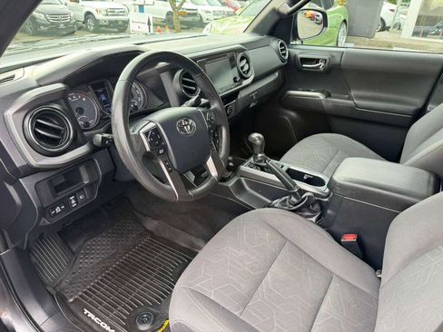 Used 2018 Toyota Tacoma TRD Off-Road image 27