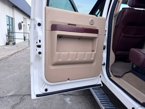 Used 2012 Ford F250 King Ranch w/ King Ranch w/Chrome Pkg image 29