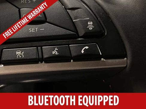 Used 2025 Nissan Sentra SR FWD image 11