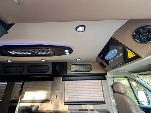 Used 2017 RAM ProMaster 2500 w/ Premium Appearance Group image 43