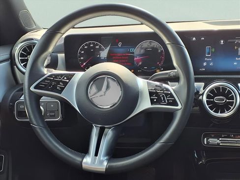 Used 2025 Mercedes-Benz CLA 250 image 12