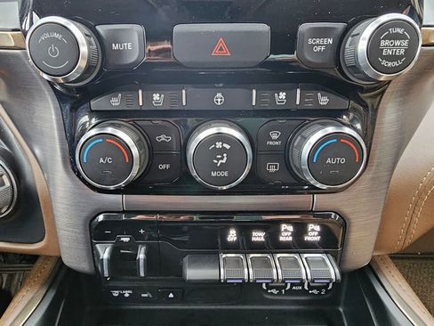 Used 2019 RAM 1500 Laramie Longhorn image 29