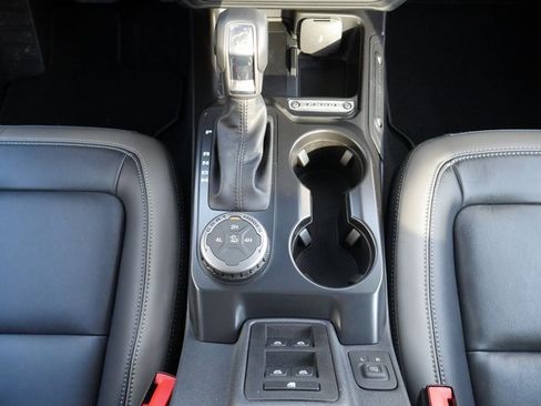 Used 2025 Ford Bronco Outer Banks image 22