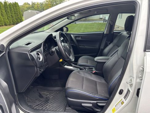 Used 2018 Toyota Corolla SE w/ Carpet Mat Package (TMS) FWD image 13