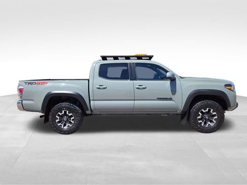 Used 2023 Toyota Tacoma TRD Off-Road AWD/4WD image 12