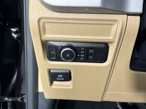 Used 2023 Ford F150 XLT AWD/4WD image 14
