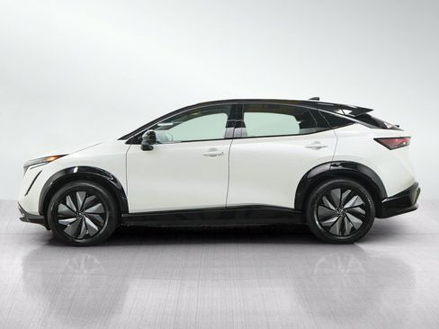 Used 2025 Nissan Ariya AWD image 2