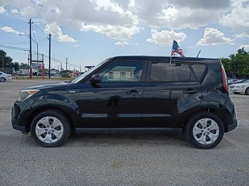 Used 2014 Kia Soul FWD image 2
